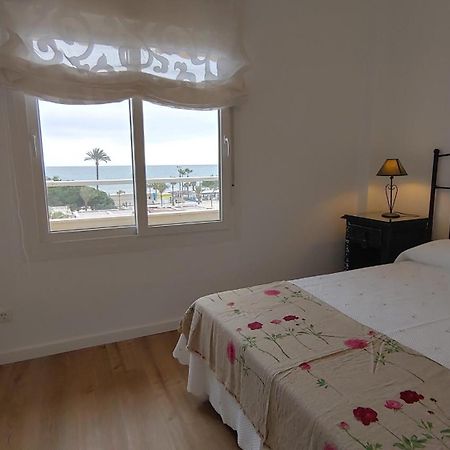 Precioso Apartamento Frente A La Playa Torre Del Mar Kültér fotó