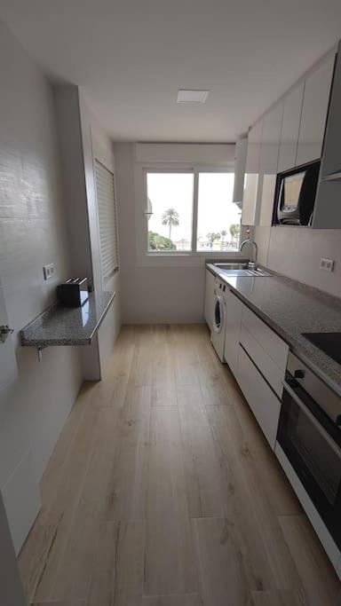 Precioso Apartamento Frente A La Playa Torre Del Mar Kültér fotó