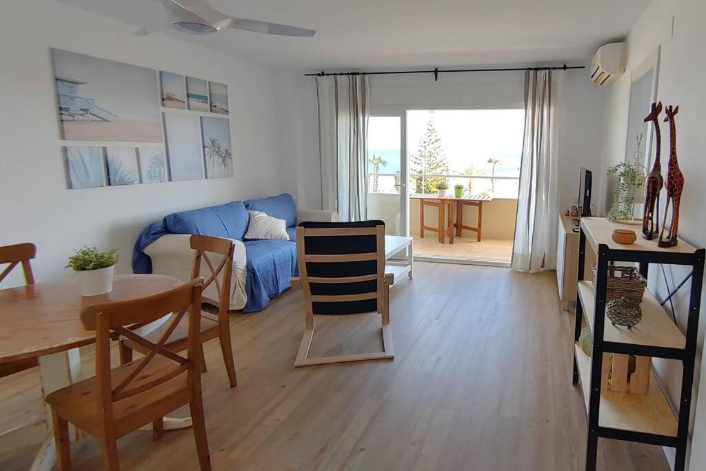Precioso Apartamento Frente A La Playa Torre Del Mar Kültér fotó