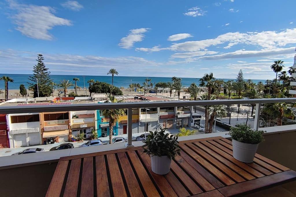 Precioso Apartamento Frente A La Playa Torre Del Mar Kültér fotó