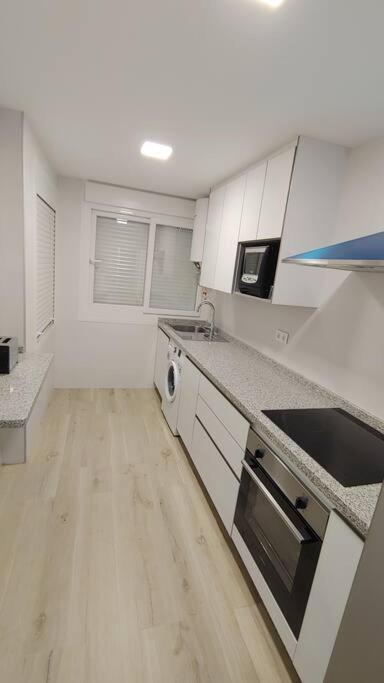 Precioso Apartamento Frente A La Playa Torre Del Mar Kültér fotó
