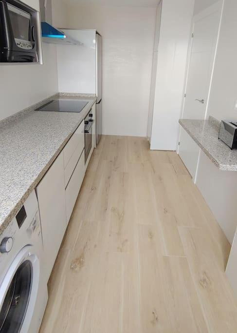 Precioso Apartamento Frente A La Playa Torre Del Mar Kültér fotó