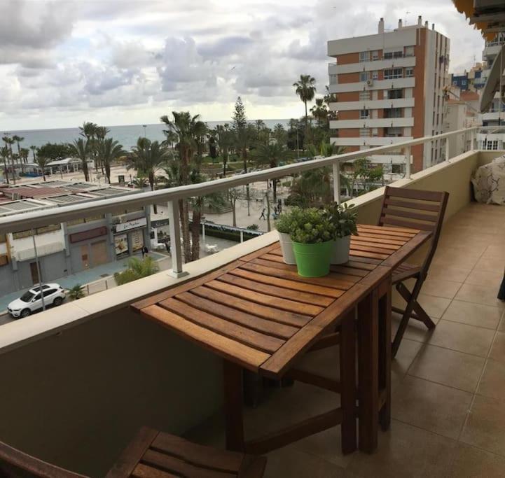 Precioso Apartamento Frente A La Playa Torre Del Mar Kültér fotó